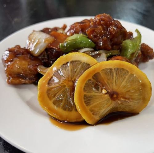 鶏肉唐揚げのレモン黒酢の酢豚