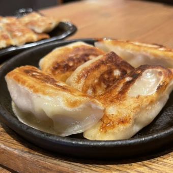 名物餃子を楽しむ【海食べ飲み放題コース〈全110品〉】3,980円(税込)