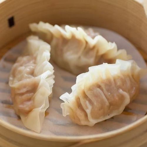 フカヒレ蒸し餃子　3ケ