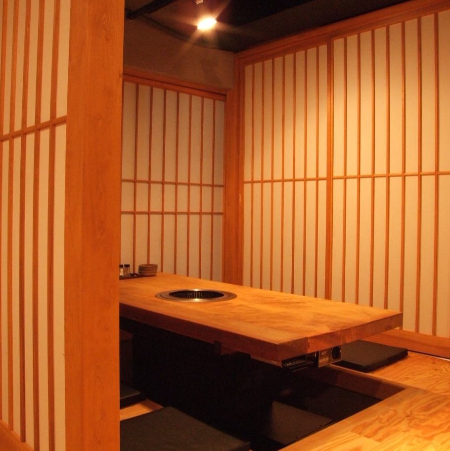 店內是[日式]空間♪您可以在安靜的氛圍中品嚐日式牛肉烤肉！