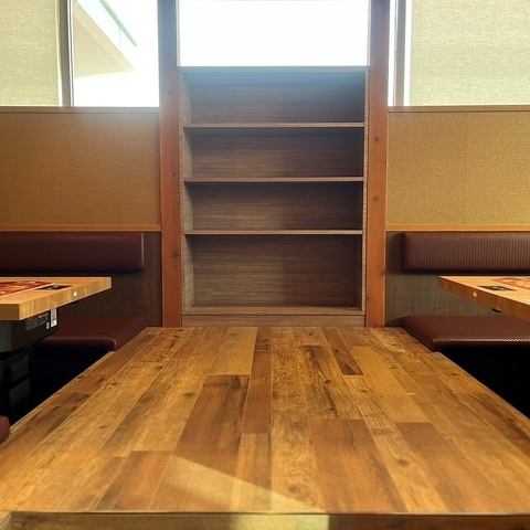 【最大70名様まで可能！】靴を脱いでゆったりとお寛ぎいただける、掘りごたつ席をご用意しております。最大70名様までのご宴会が可能ですので、歓送迎会や送別会など各種宴会にご利用いただけます！少人数から大人数まで、ご利用人数に合わせてお席をご案内いたしますので、お気軽にお問合せください♪