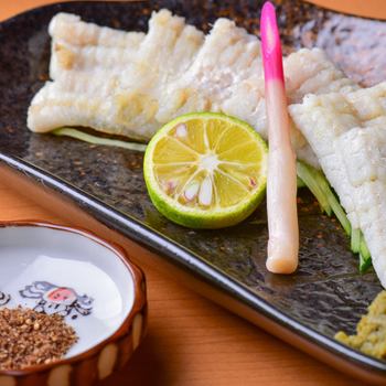 香ばしさ広がる穴子料理の数々