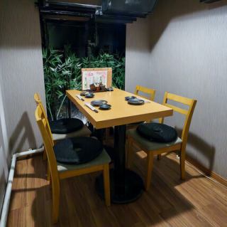 4名様個室、6名様個室、8名様個室がございます