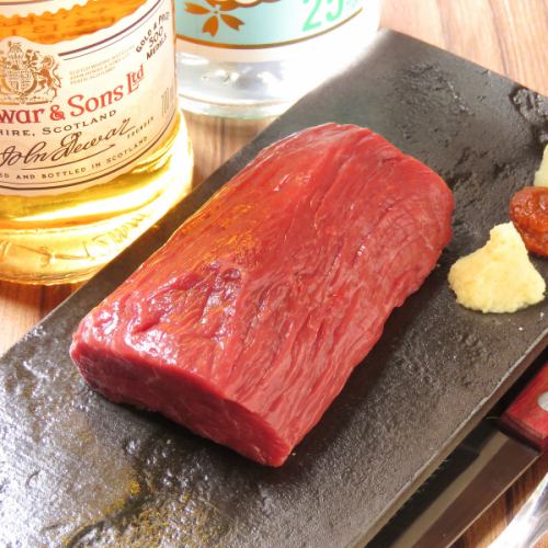 Specialty! Raw horse sashimi steak