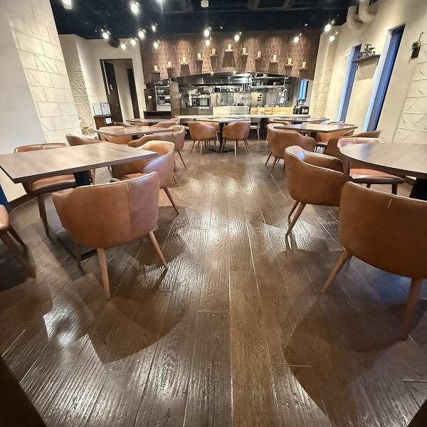 【各種宴会にぜひ】最大29名様までご宴会可能です。プライベートから会社宴会までさまざまなシーンでご利用ください。各種コースは5000円(税込)～計4種類。単品飲み放題もご用意しております。選び抜かれた料理と美酒を片手に大切な仲間と語らう贅沢なひとときをぜひ当店でお過ごしください。