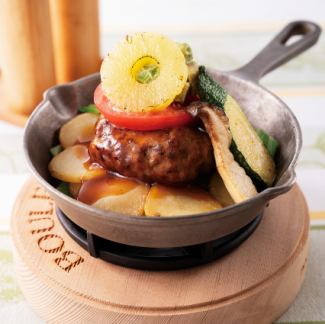 【選べるメイン料理】照り焼き風煮込みハンバーグンパイン添え