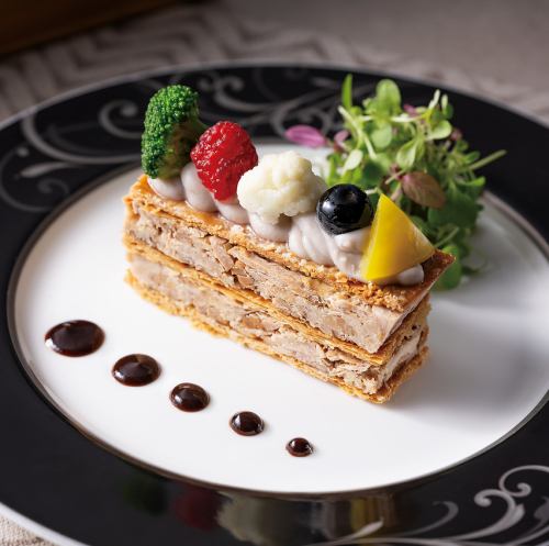 【可选主菜】波特酒酱汁猪五花千层酥