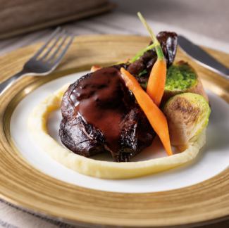 【可选主菜】红酒炖带骨鸡腿