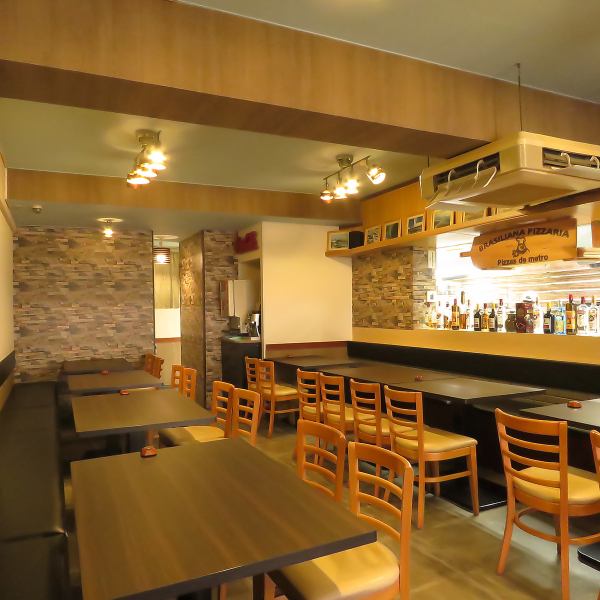 【平日は貸切可!】特別な集まりをより一層盛り上げることができます◎ 開放感のある店内は、明るくて楽しげな雰囲気を演出♪ 40名様まで対応の広さで、ゆったりとした時間をお楽しみください!※貸切は事前にご連絡ください。