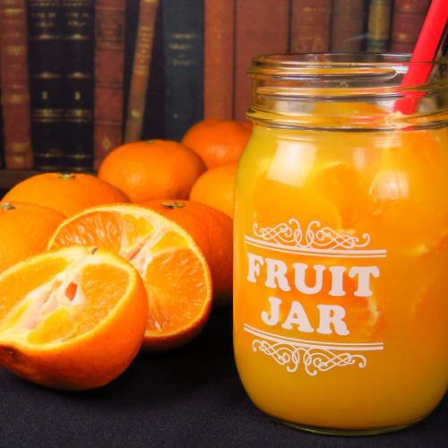 【季節のオレンジ　カシスオレンジ】オレンジのジューシーな果汁と果肉の食感を楽しめる一杯です◎