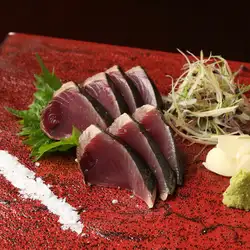 高知県大月町直送 鰹藁焼き 5切れ(にんにく、塩、ポン酢、玉葱醤油)