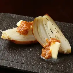 玉葱1個丸ごと バターと醤油麹