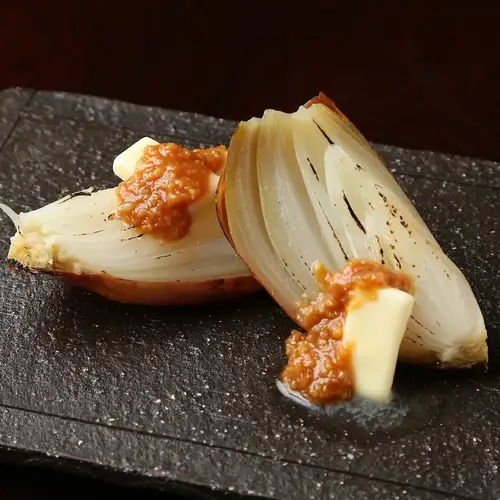 玉葱1個丸ごと　バターと醤油麹