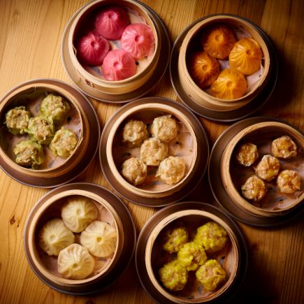 【人氣】喬氏點心套餐：包含2小時無限暢飲和10道菜，包括燒賣、小籠包和水餃。