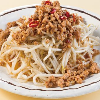 Stir-fried Taiwanese minced meat with bean sprouts