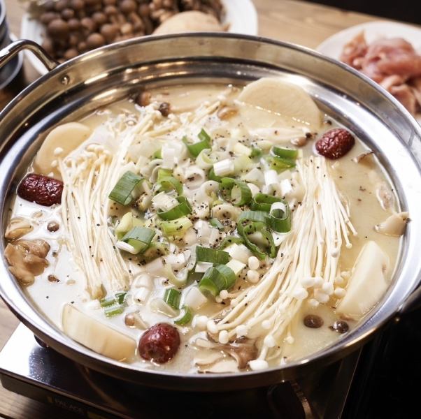 【◆専門店の味◆】濃厚白湯or麻辣火鍋スープを選べる!こだわりのタッカンマリ