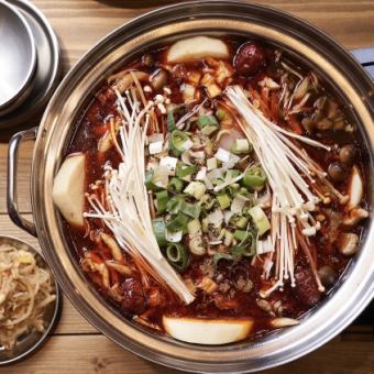 《女子会コース》麻辣火鍋スープのタッカンマリ食べ放題+飲み放題5,500円(税込)2時間制