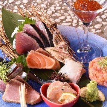 季節の鮮魚で織りなす"お造り盛合わせ"