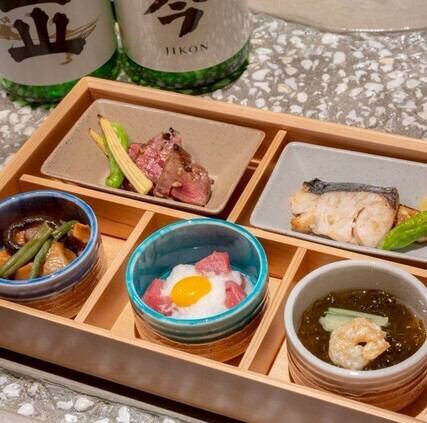 ◎割烹御膳(계절의 물고기, 와규, 작은 그릇(이치), 여장의 작은 그릇, 작은 그릇(弐))