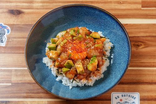 ほんのりピリ辛　生エビのユッケ丼