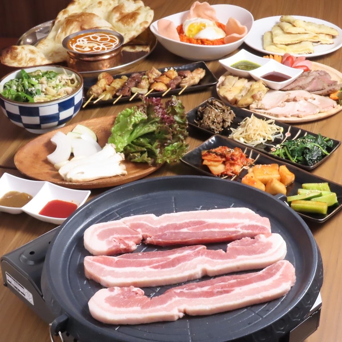 烤鸡肉串、火锅、五花肉、巴西烤肉等各式各样的美食，让您仿佛置身于世界各地。