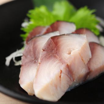 Finishing with mackerel sashimi
