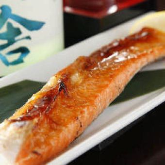 釧路海岸產的烤鮭魚（harasu）