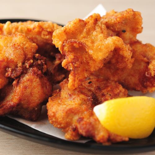 Kujuku specialty: Deep-fried wakadori (deep-fried chicken)