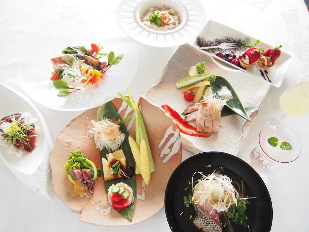 A lot of beautiful dishes that you can enjoy in the calm atmosphere ♪