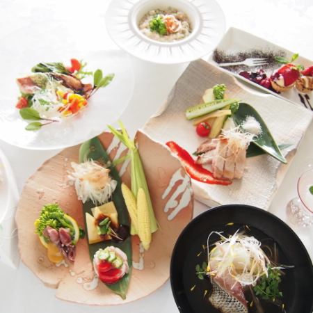 Includes 100 minutes of all-you-can-drink! Omakase courses starting from 5,000 yen!