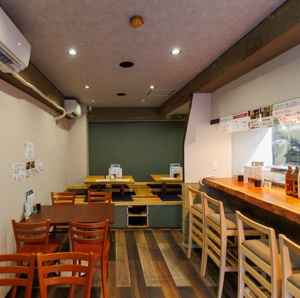 【15名から貸切可能！】会社の宴会や同窓会、親戚との飲み会、二次会など、様々なシーンでご利用いただけます♪当店自慢の焼鳥や料理を堪能しつつ、美味しいお酒も飲みながら、仲間とワイワイ盛り上がってくださいね♪