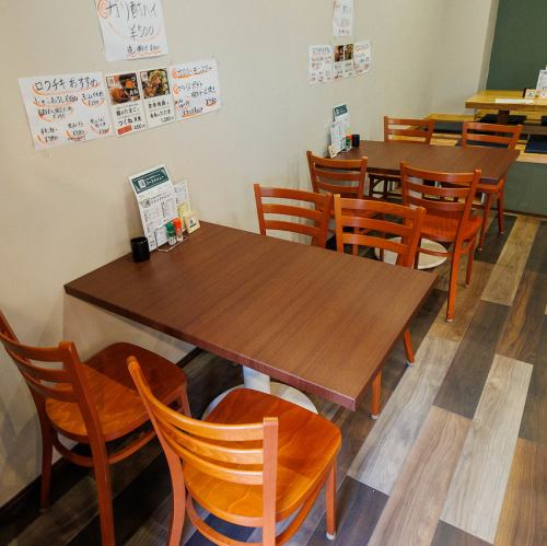 The table seats are also recommended for spending time with your family. Please come and enjoy a fun time while eating delicious food.