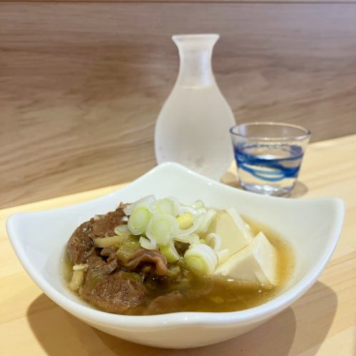 大人気の一品！牛スジ煮込み