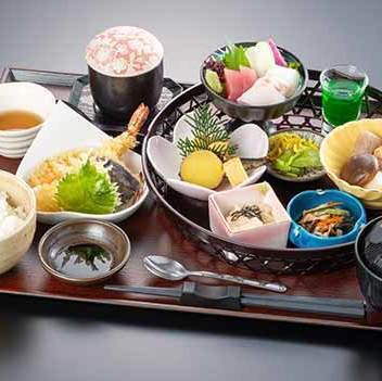 特別なシーンでお使いいただけるようなメニュー展開です。