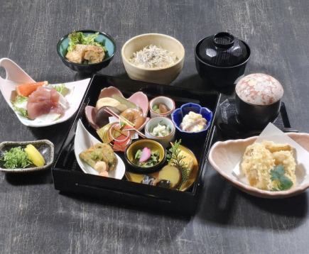 ミニ会席コース　　　2970円【90分or120分飲み放題付き＋1700円～】