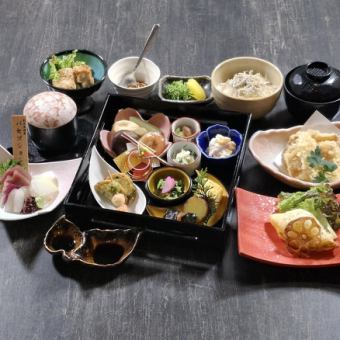 会席　結コース　 　　　3900円【90分or120分飲み放題付き＋1700円～】