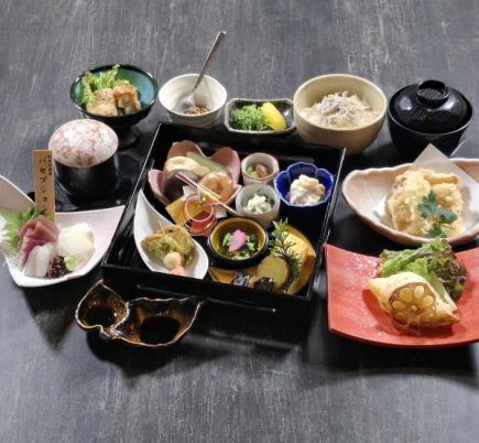 会席　結コース　 　　　3900円【90分or120分飲み放題付き＋1700円～】