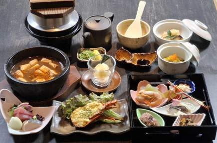 会席「結」伊勢海老のタルタル焼きコース8000円(税込)【飲み放題付:90分+1700円(税込)~】