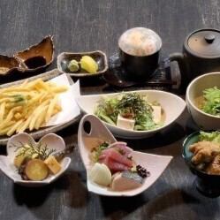 にぎわい大皿コース2900円(税込)【飲み放題付：90分+1700円(税込)、120分+2200円(税込)】