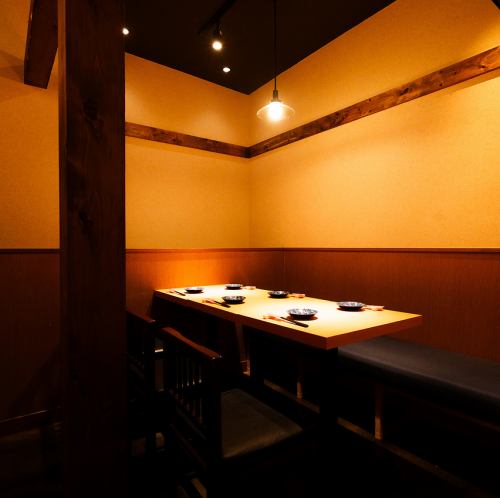 大小様々な団体の個室完備♪ゆったり広々としたお席でお寛ぎください♪喫煙可(個室のみに分煙にてOK)