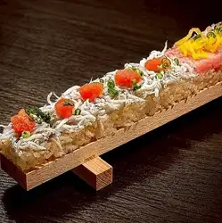 押し寿司(しらす明太子)