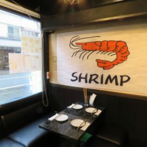 ゆったり座れるソファー席