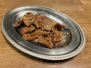 プルプル牛すじ焼き肉