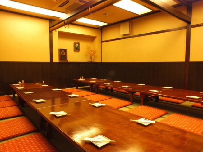 Banquets are possible for up to 40 people. Table seating, private tatami rooms, and sunken kotatsu rooms available.