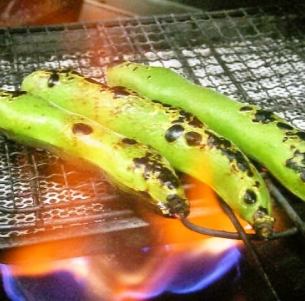 [Salt-grilled broad beans]