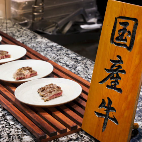 【ライブキッチン】とろける旨味!シェフが目の前で焼き上げる「厳選国産牛ステーキ」が食べ放題