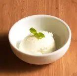 石駱羊奶乳清乾酪冰淇淋