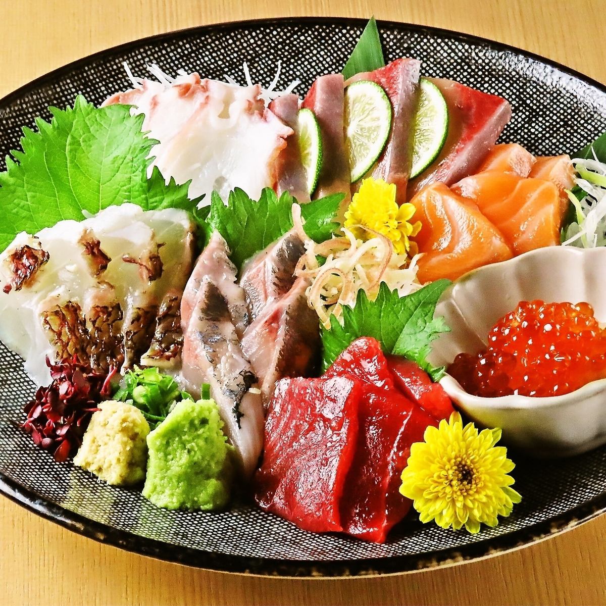 藁焼き鰹のたたきや牡蠣料理など新鮮な海鮮をお楽しみ下さい☆