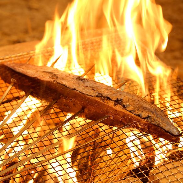 龍馬自慢の《藁焼き》をぜひご賞味ください！鰹のたたきはもちろん、お肉の藁焼きや一風変わった藁焼きも♪