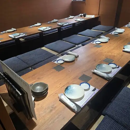 大人数向けの個室も完備☆